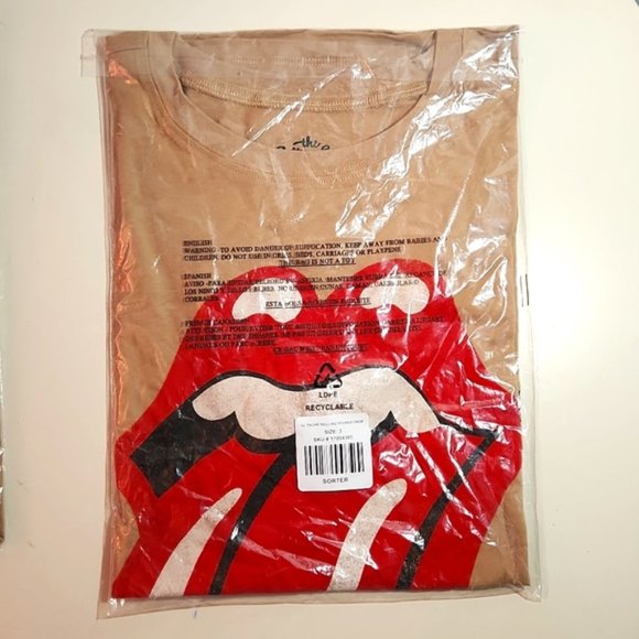 ❤️NWT TORRID BAND CONCERT TEE  ROLLING STONES LIPS MICK JAGGER GRAPHIC PLUS SIZE - Picture 10 of 14